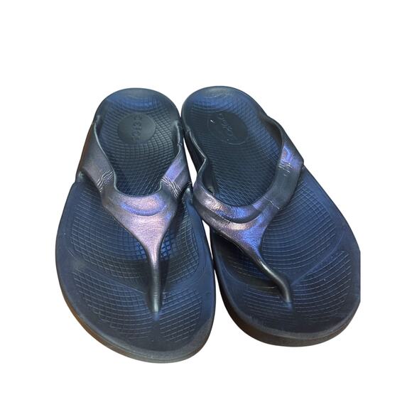Oofos rubber sandals in good condtion size 10 women's - Picture 4 of 7